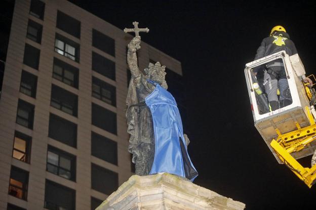 Las estatuas darán color a un antroxu decorativo en Gijón