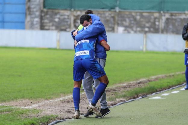 Real Avilés | Vitolo cambia de rol y ofrece su mejor versión en el Avilés