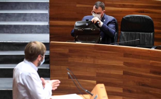 Barbón insta a Ripa a renunciar formalmente a su sueldo de diputado