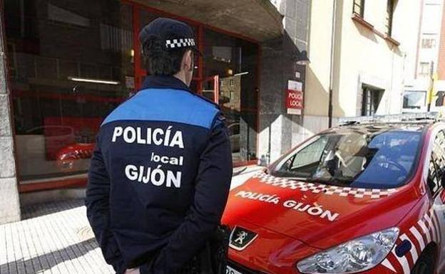 La Policía denuncia a dos bares de Gijón por incumplir la normativa contra el covid 19