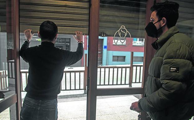 Diez mil hosteleros y profesionales del turismo podrán pedir a finales de la próxima semana las ayudas covid