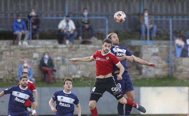 El Marino desarbola al líder a balón parado