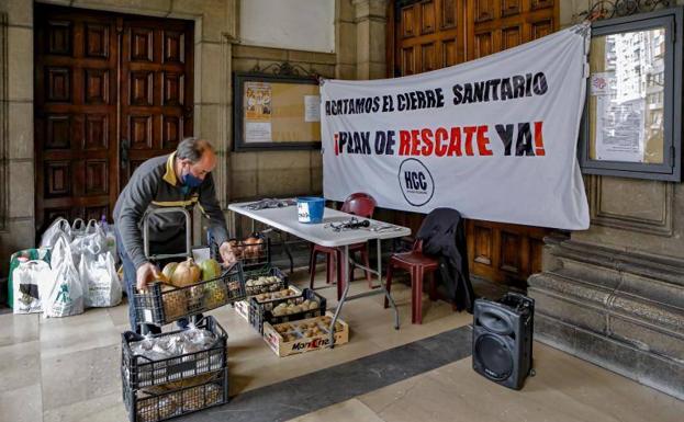 Recogida de alimentos en solidaridad con el sector hostelero