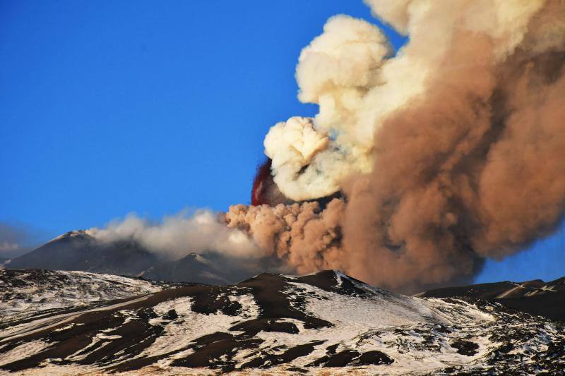 El volcán Etna entra en erupción