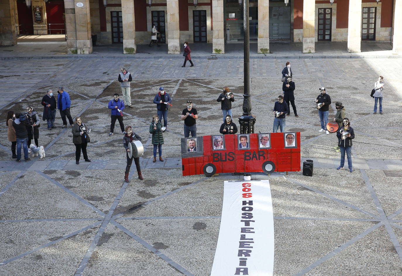 Los hosteleros exigen «ayudas y compromiso para poder salvar los negocios»