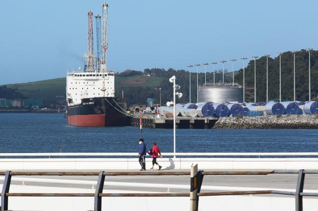 El Puerto inicia el año con nuevas caídas de las mercancías movidas en sus muelles