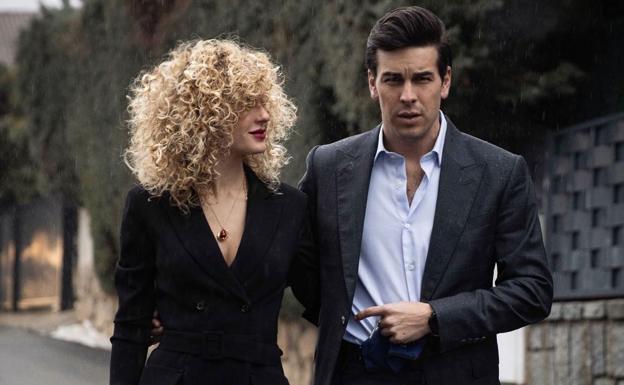 Sheila, la hermana de Mario Casas, irreconocible con el pelo liso