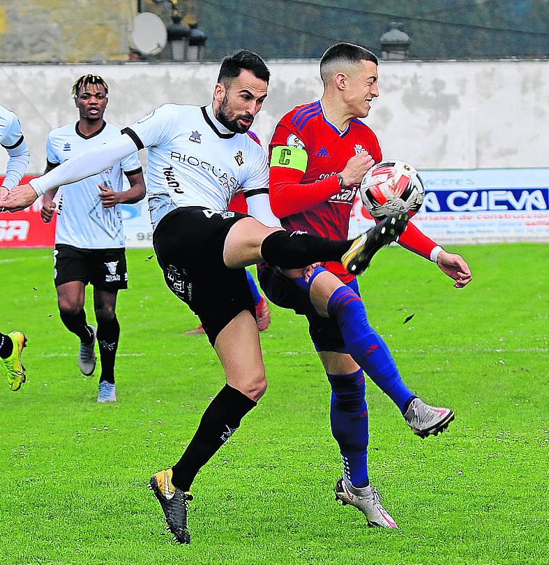 El Praviano corta su mala racha ante un Caudal que se atasca (1-1)