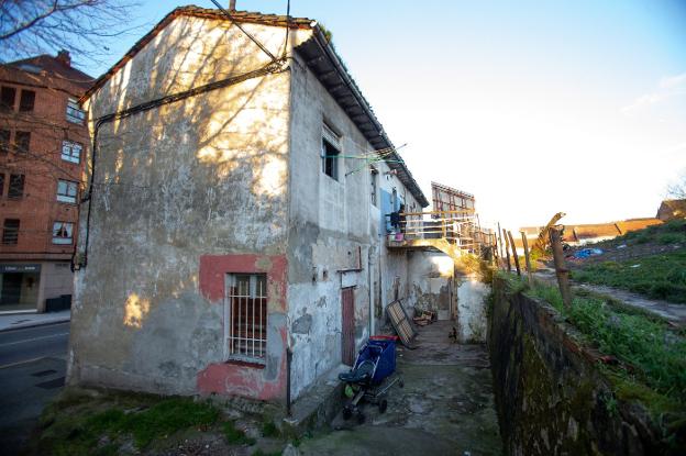 La Policía de Oviedo actuará «con mayor diligencia» y «rigor» en los principales focos del barrio