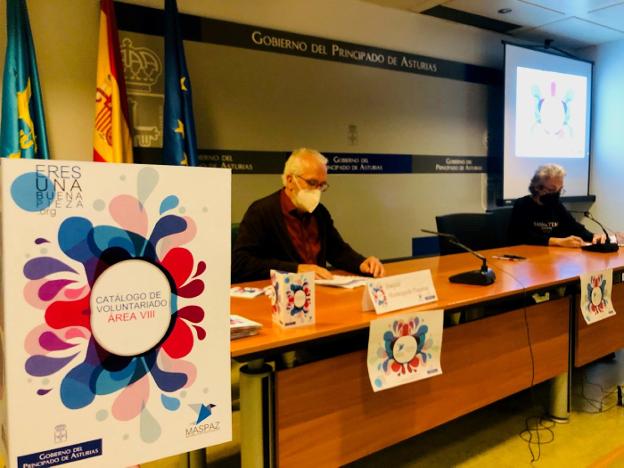 Una guía recoge toda la red de voluntariado del valle del Nalón