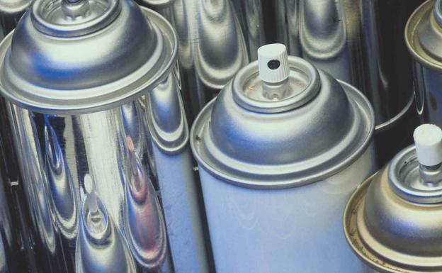 Denunciados por hacer grafitis en el entorno de la avenida de Oviedo en Gijón