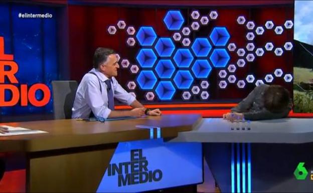 Jordi Évole sufre un ataque de cataplexia en directo en 'El intermedio'