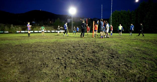 Acuerdo para buscar «solución inmediata» al campo de rugby