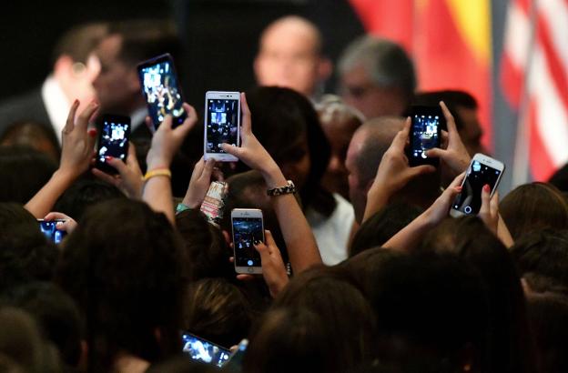 «Un 36% de los adolescentes hacen 'sexting' y no se puede mirar a otro lado»