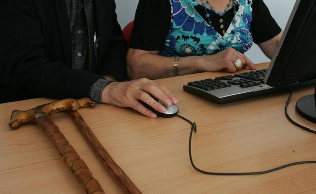 Cuatrocientas personas mayores se formarán en competencias digitales