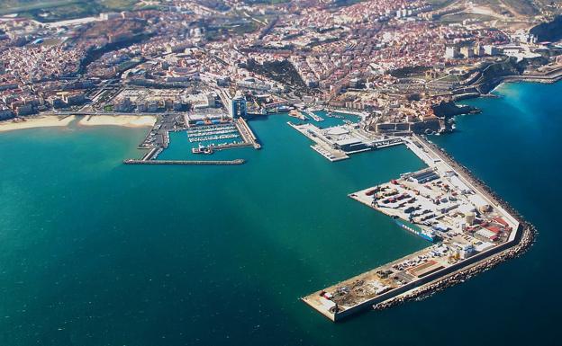 Rescatado con vida un inmigrante escondido en un saco hermético de residuos tóxicos