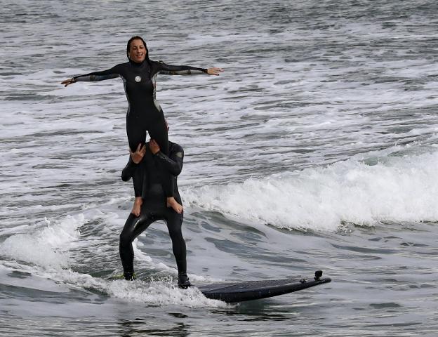 Acrobacias sobre la tabla en San Lorenzo