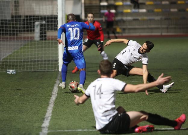 Al Avilés le sale cruz en Mieres (1-0)