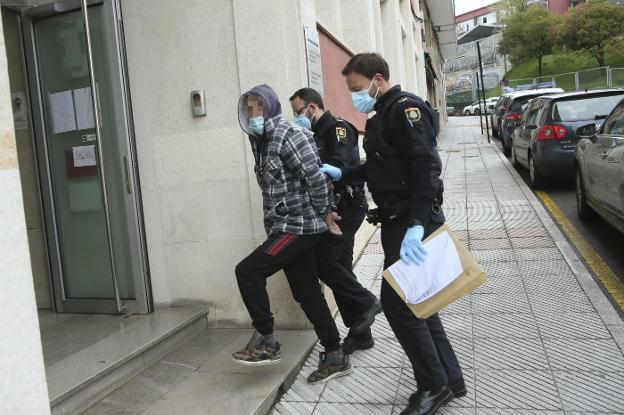 A prisión el presunto autor de cuatro robos, tres en Lugones y uno en Gijón