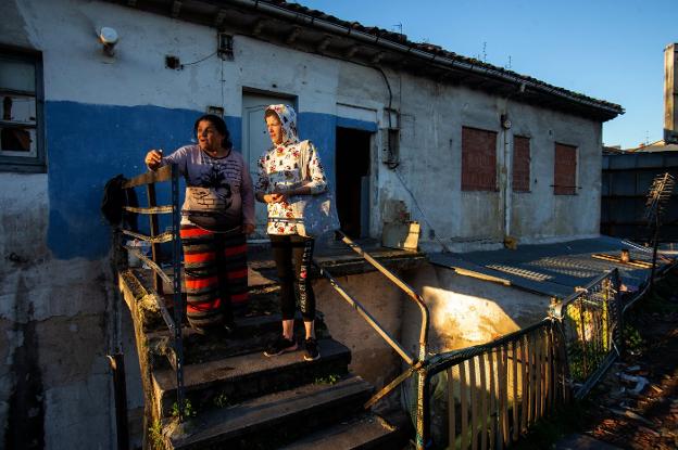 «Servicios Sociales no es ajeno a la situación de la familia okupa»