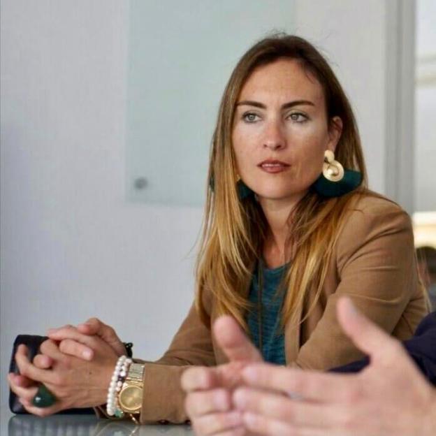 Cristina Villanueva, economista de 37 años, secretaria general