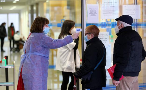 Asturias no logra rebajar las hospitalizaciones por covid, que superan las 400 personas