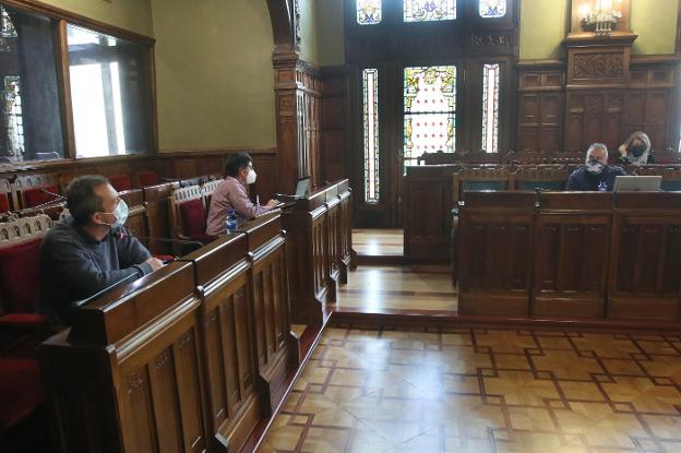 IU y Podemos exigen el cese inmediato del director general de la Vivienda