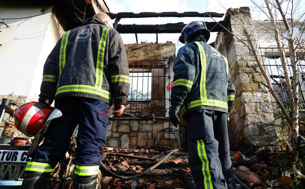 Fallece uno de los heridos en el grave incendio de una vivienda en Ribadesella