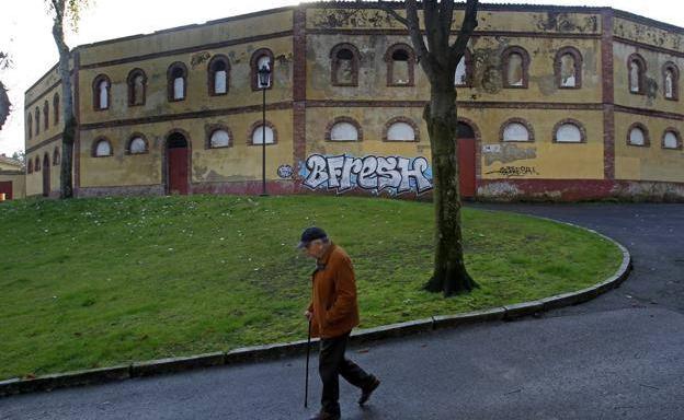 El Principado avala el plan del Ayuntamiento de Oviedo para reformar y cubrir la plaza de toros