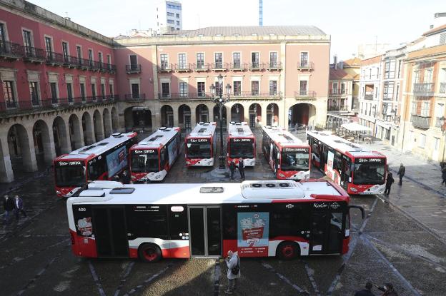 EMTUSA estrena en la línea 10 sus primeros autobuses híbridos