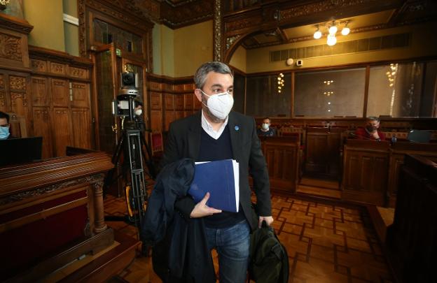 Frente común de las autonomías y los ganaderos contra la protección al lobo