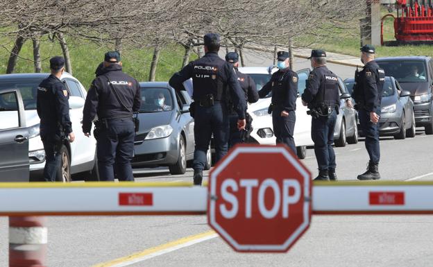 La Policía ve indicios de estafa y apropiación en Alu Ibérica y detiene a tres personas