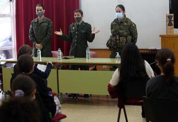 8M | «En Cabo Noval hay 1.137 personas y el 8% son mujeres»