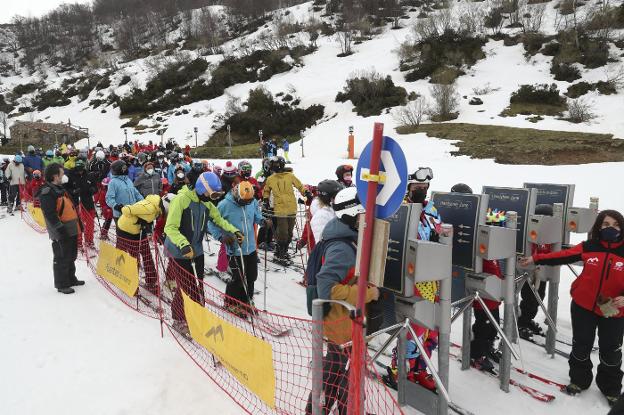 El fin del cierre llena Fuentes de Invierno