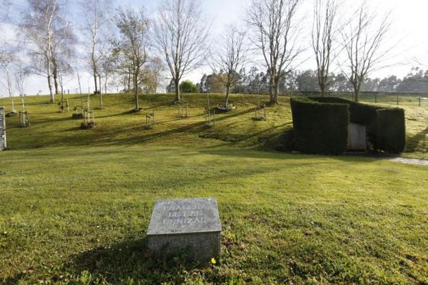 El bosque para depositar urnas funerarias del cementerio de Deva doblará su espacio