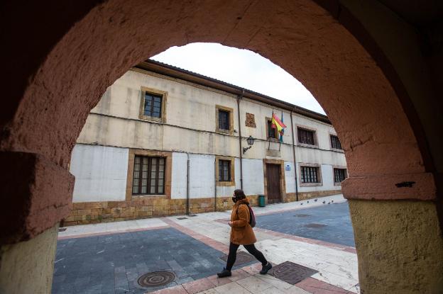 La Escuela de Adultos volverá a El Fontán en abril al concluir la reforma