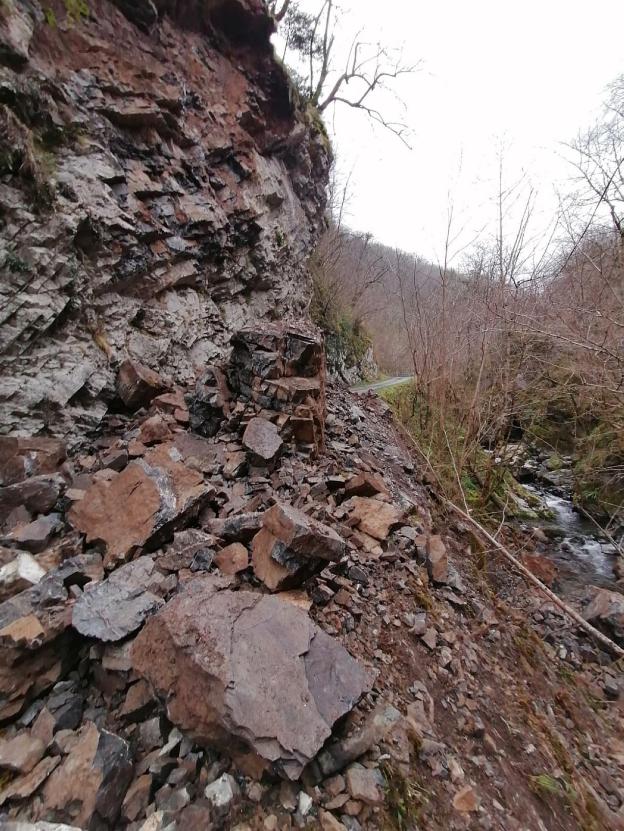 Un desprendimiento aísla al pueblo pongueto de Viboli