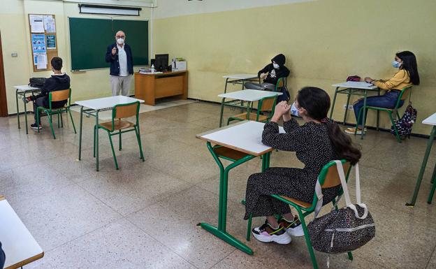 Los profesores critican que Educación les pida bajar la exigencia para pasar de curso