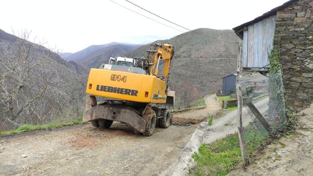 La carretera de Villarmeirín deja atrás su «estado ruinoso»