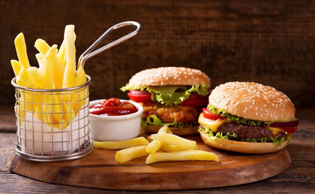 Un matrimonio pierde la custodia de sus hijos por no combatir su sobrepeso