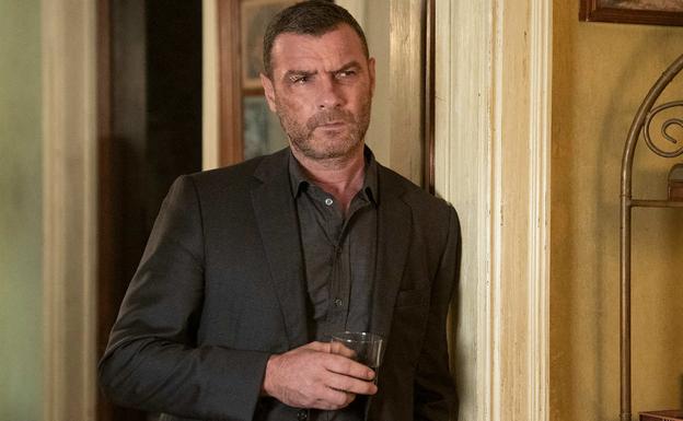 Ray Donovan seguirá solucionando problemas en la gran pantalla