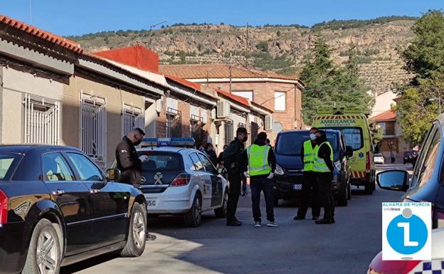 Investigan si un bebé de 4 meses murió en Murcia al acostarse sus padres ebrios encima de él