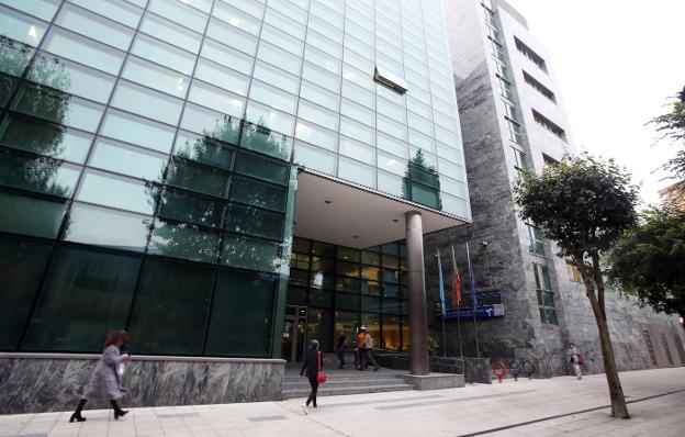 El Principado dedica 36 de cada 100 euros a pagar las nóminas de su plantilla