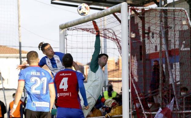 El muro del Ceares frena al Avilés