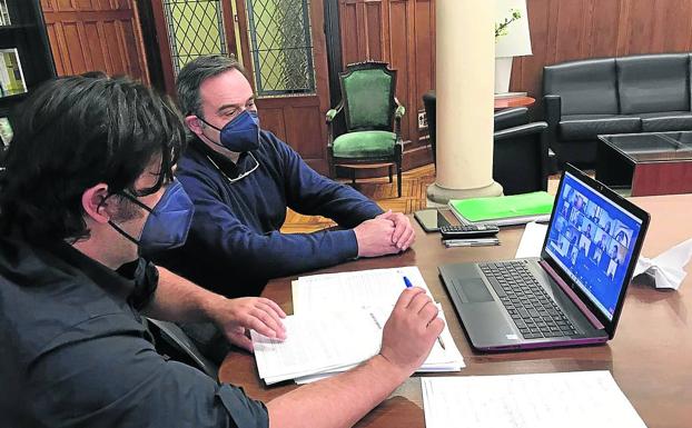 Llanes desiste del documento inicial del Plan General para retomar el proceso