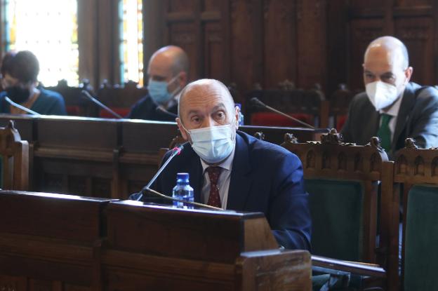 El Principado defiende que la mayor parte del empleo de Amazon «es fijo»