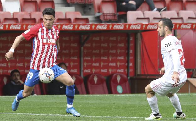 Manu García lamenta que «cada vez hay más jugadores que nos estamos perdiendo cosas con nuestros equipos por ir a la Selección»