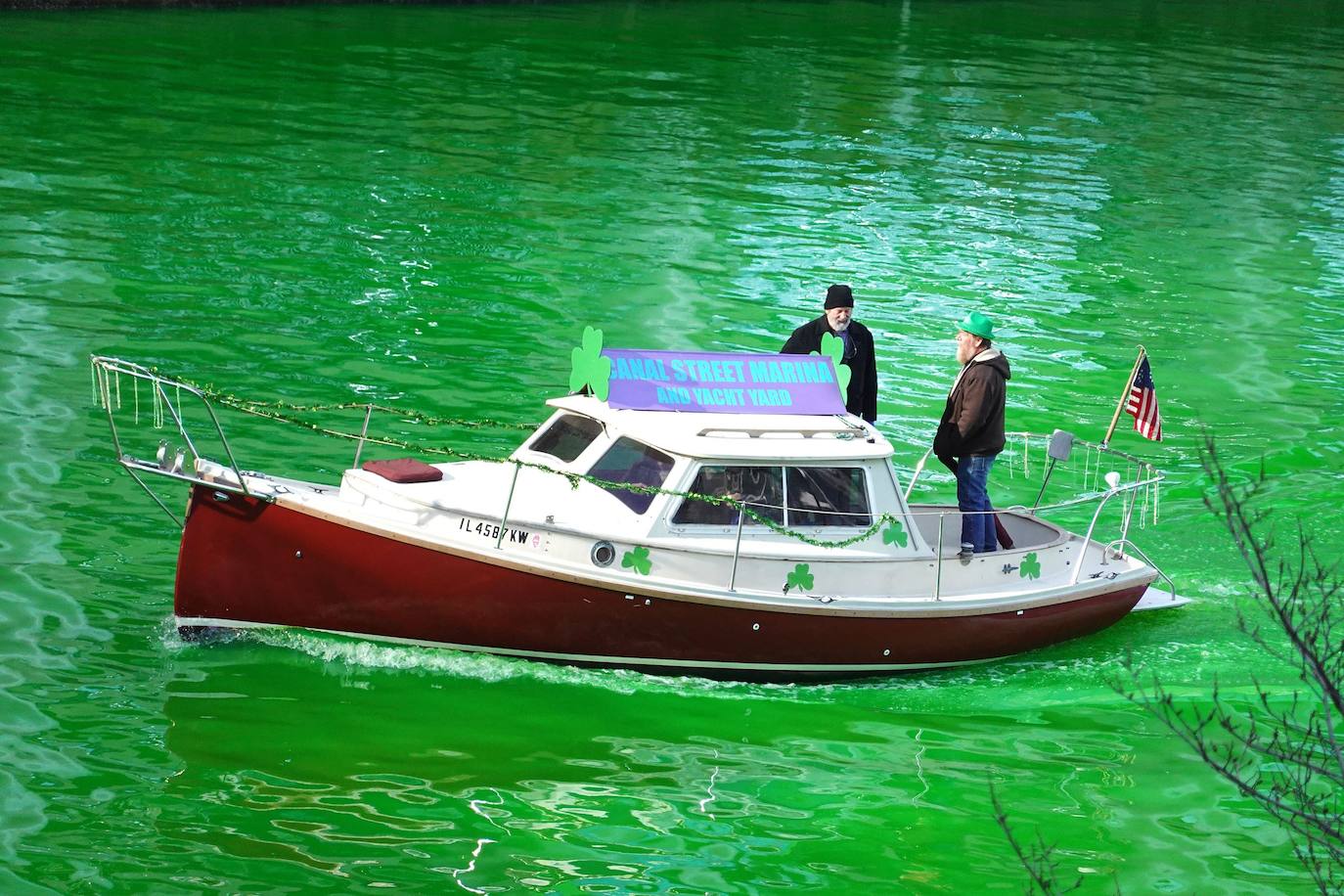 Chicago tiñe por sorpresa de verde su río en San Patricio