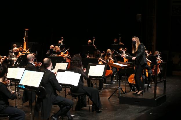 Ellas cogen la batuta en el Campoamor