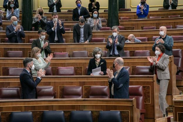El Congreso de los Diputados despenaliza la eutanasia, que se podrá aplicar en tres meses